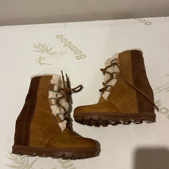 Brand new sorrel wedge boots - Picture 2 of 6